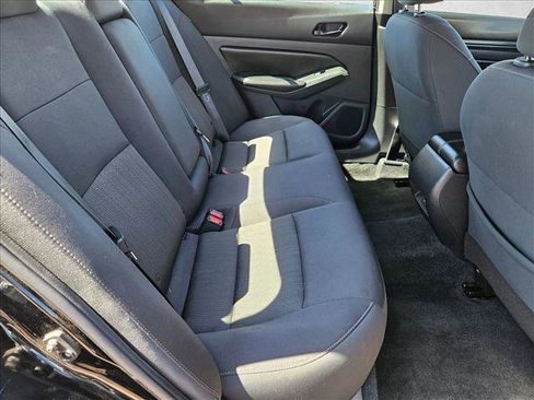 Used 2024 Nissan Altima 2.5 SV FWD image 24