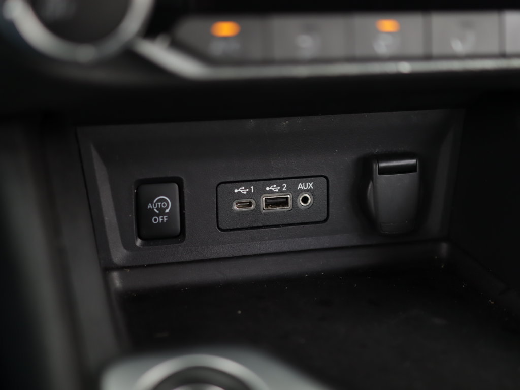 Used 2024 Nissan Sentra SV FWD image 15