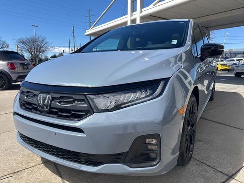 Used 2025 Honda Odyssey Sport-L image 4