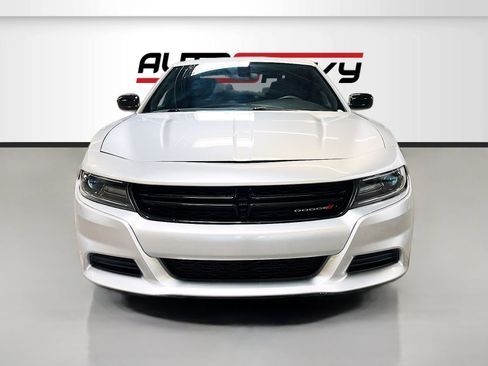 Used 2023 Dodge Charger SXT RWD image 2