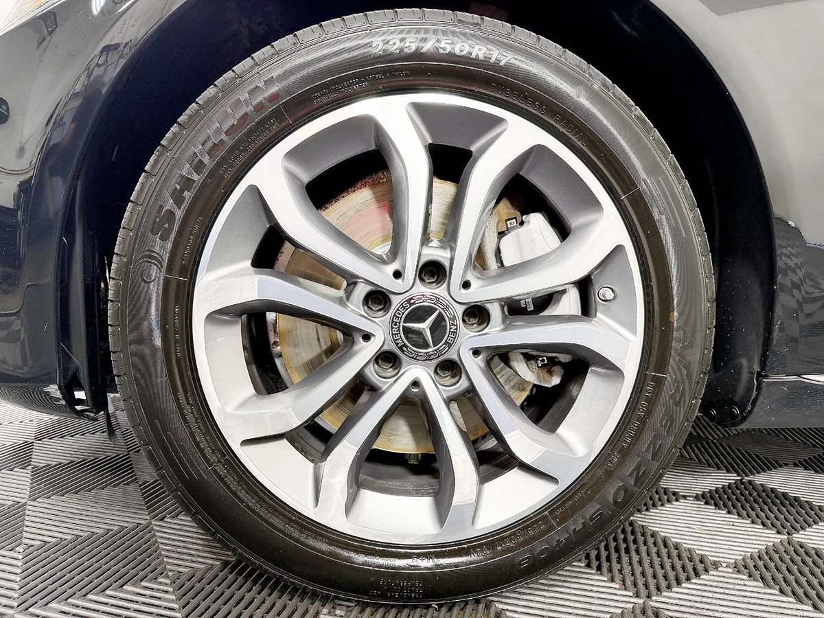 Used 2017 Mercedes-Benz C 300 4MATIC Sedan image 23