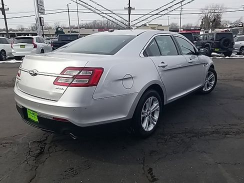 Used 2018 Ford Taurus SEL image 6
