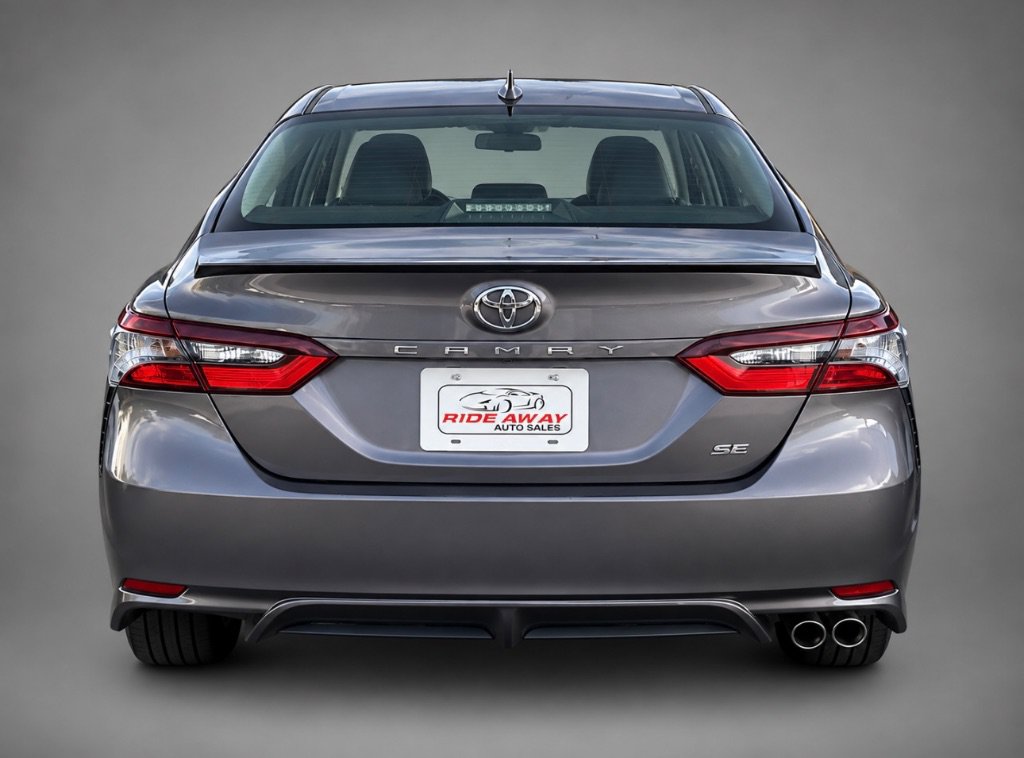 Used 2021 Toyota Camry SE w/ Carpet Mat Package (TMS) FWD image 3