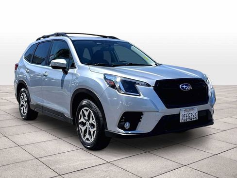 Used 2023 Subaru Forester Premium AWD/4WD image 2