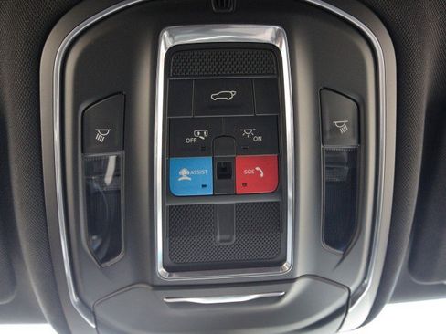 Used 2022 Jeep Grand Cherokee Trailhawk AWD/4WD image 29