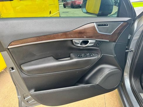 Used 2016 Volvo XC90 T6 Momentum w/ Momentum Plus Package AWD/4WD image 16