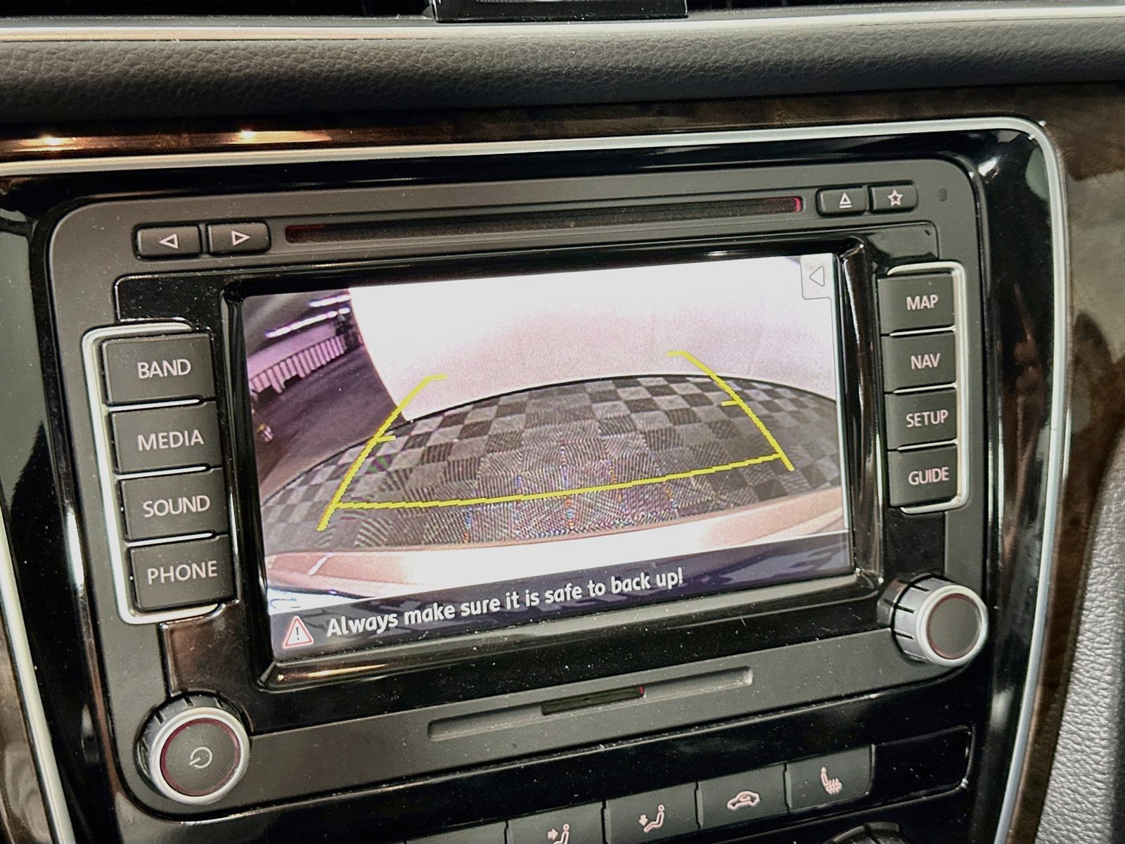 Used 2015 Volkswagen Passat TDI SEL Premium FWD image 14