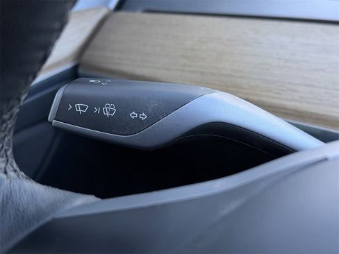 Used 2023 Tesla Model 3 Standard Range image 22