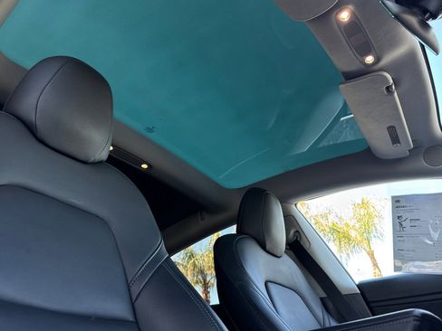 Used 2019 Tesla Model 3 RWD image 17