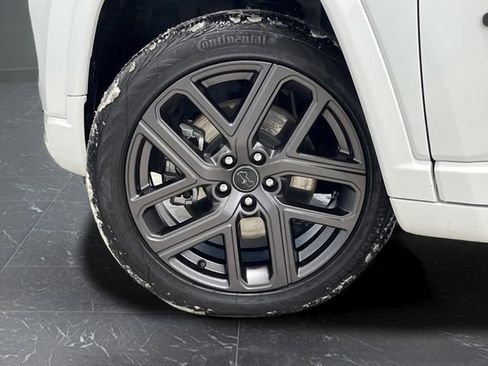 Certified 2025 Jeep Compass Limited w/ High Altitude Package image 35