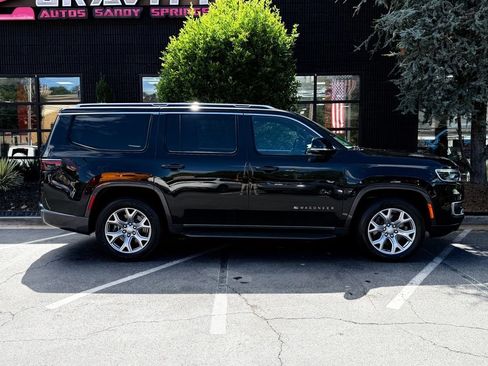 Used 2022 Jeep Wagoneer Series II AWD/4WD image 21