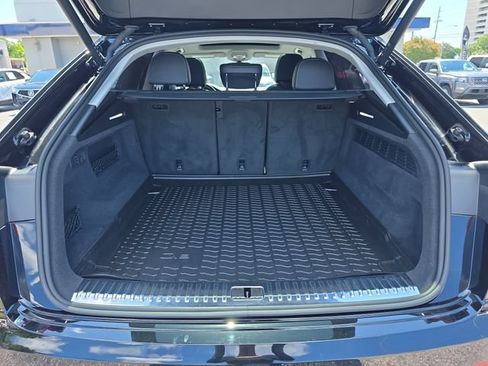 Used 2023 Audi Q8 Prestige AWD/4WD image 30