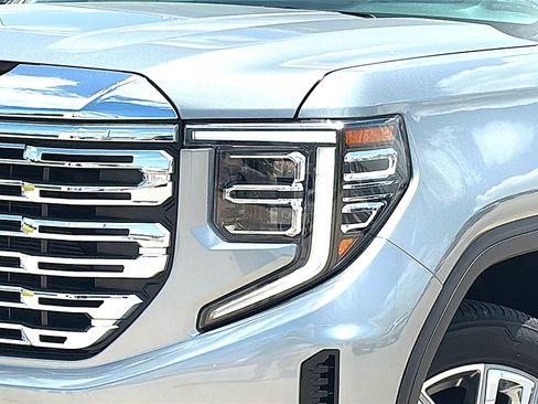 Used 2024 GMC Sierra 1500 Denali w/ Denali Reserve Package AWD/4WD image 4