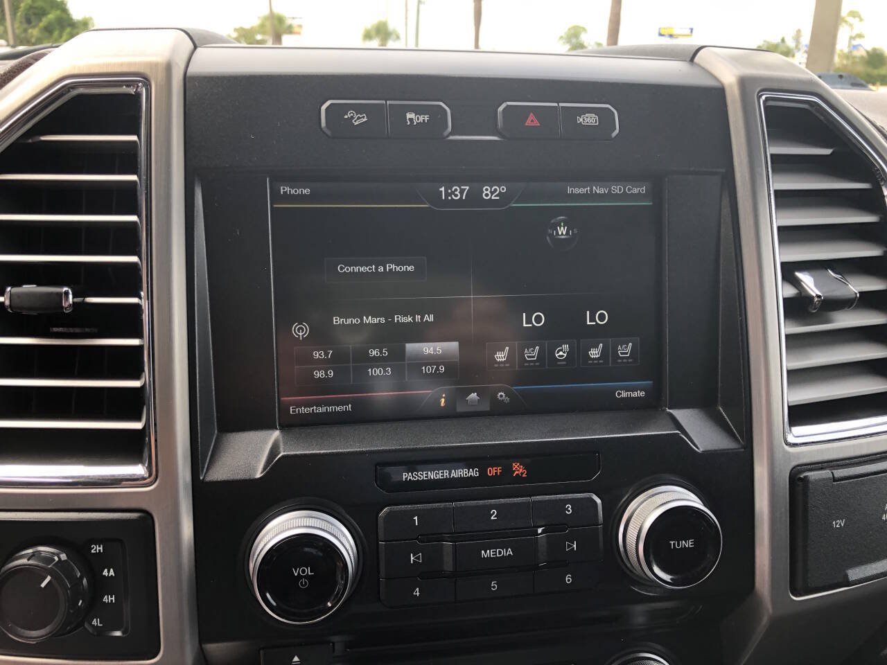 Used 2015 Ford F150 Platinum w/ Technology Package AWD/4WD image 18