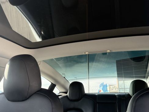 Used 2020 Tesla Model 3 Long Range image 17