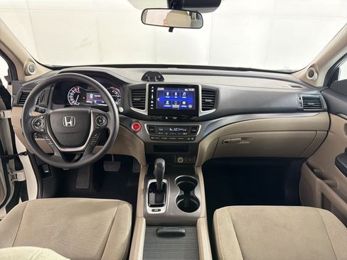 Used 2018 Honda Pilot EX image 16