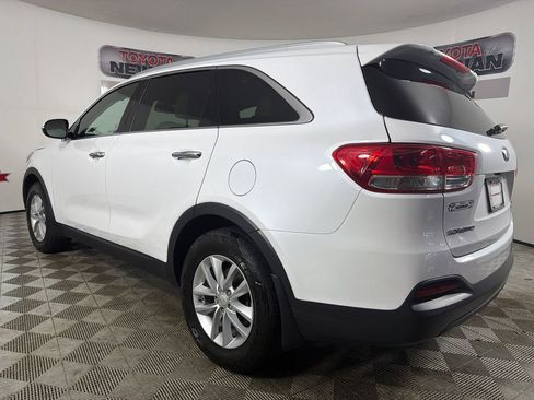 Used 2018 Kia Sorento FWD image 5