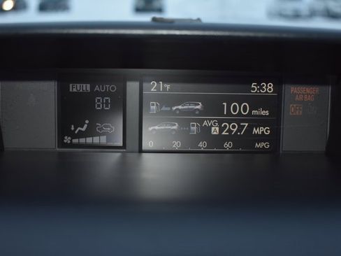 Used 2018 Subaru Forester 2.5i Premium w/ All-Weather Package image 21