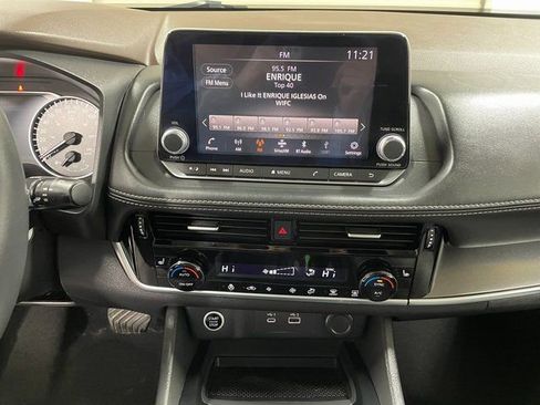 Used 2021 Nissan Rogue SV AWD/4WD image 16