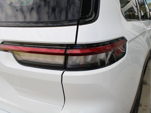 New 2025 Jeep Grand Cherokee L Altitude image 39