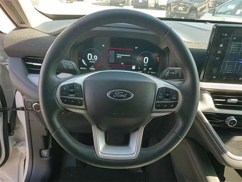Used 2025 Ford Explorer Active image 13
