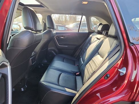 Used 2021 Toyota RAV4 Limited image 10