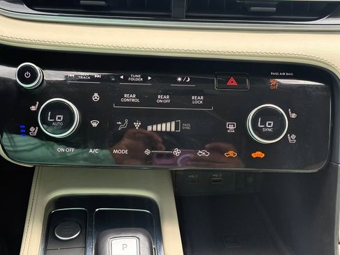 Used 2023 INFINITI QX60 Sensory w/ Vision Package AWD/4WD image 30