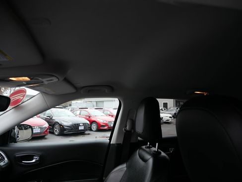 Used 2020 Jeep Compass Latitude image 11