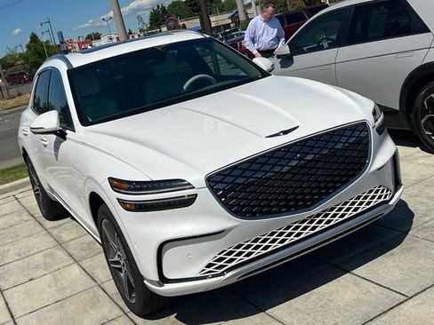 Used 2026 Genesis Electrified GV70 Advanced AWD/4WD image 5