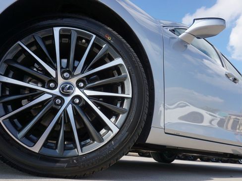 Certified 2024 Lexus ES 350 w/ Premium Package image 11