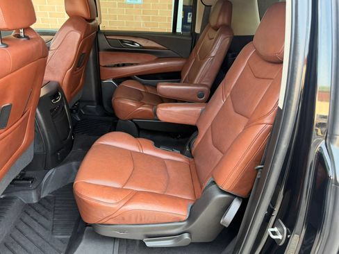 Used 2018 Cadillac Escalade ESV Luxury w/ LPO, Radiant Package AWD/4WD image 4