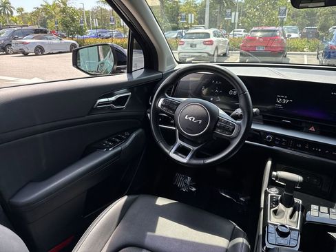 Used 2024 Kia Sportage EX image 22