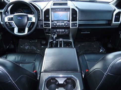 Certified 2019 Ford F150 Lariat image 27