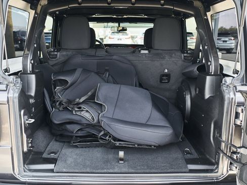 Used 2021 Jeep Wrangler Unlimited Rubicon image 11