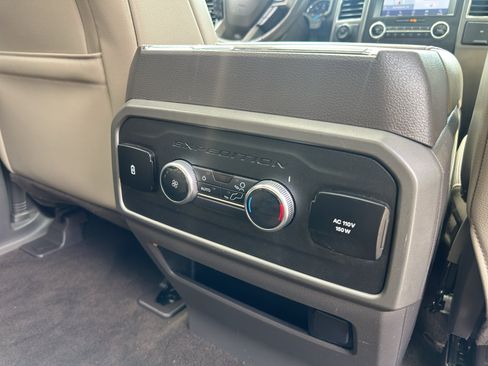 Used 2021 Ford Expedition XLT AWD/4WD image 16