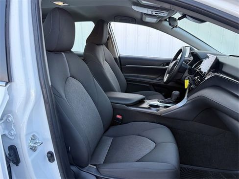 Used 2024 Toyota Camry LE image 27