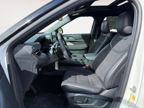 New 2025 Ford Explorer ST image 10