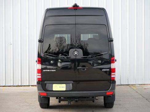 Used 2018 Mercedes-Benz Sprinter 2500 image 11