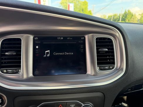 Used 2019 Dodge Charger SXT AWD/4WD image 25