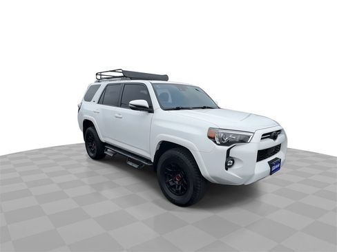 Used 2022 Toyota 4Runner SR5 Premium w/ 4Runner Black Package (TMS) image 2