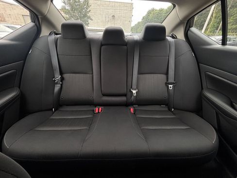 Used 2025 Nissan Altima 2.5 SV FWD image 39