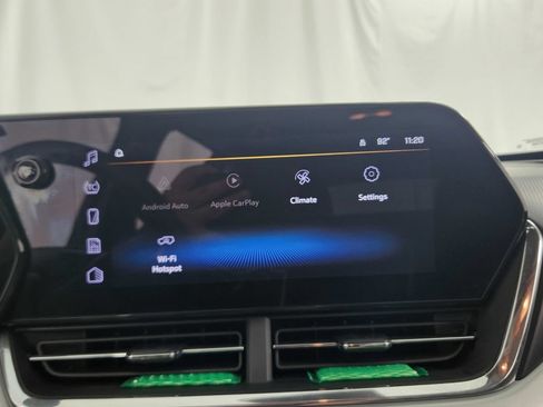 Used 2025 Chevrolet Trax LT FWD image 25
