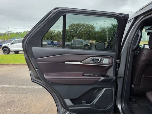 New 2026 Ford Explorer Platinum image 29