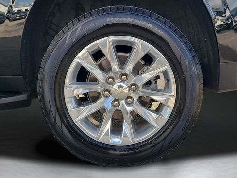 Used 2024 Chevrolet Suburban Premier AWD/4WD image 34