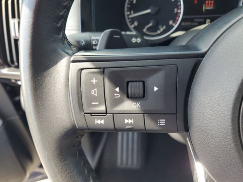 Certified 2024 Nissan Pathfinder SV image 17