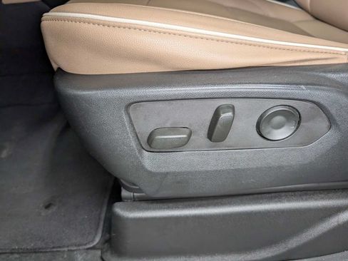 Used 2023 Chevrolet Tahoe Premier AWD/4WD image 41
