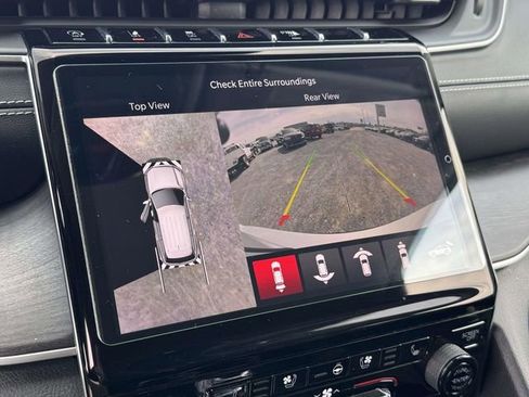 Used 2021 Jeep Grand Cherokee L Limited w/ Luxury Tech Group II image 4