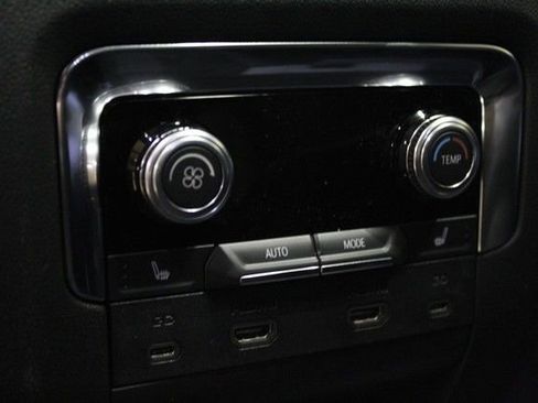 New 2026 GMC Yukon Elevation image 18