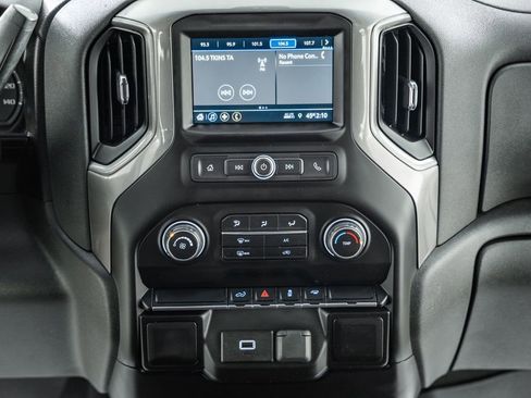 Used 2019 Chevrolet Silverado 1500 Custom w/ Custom Convenience Package image 20