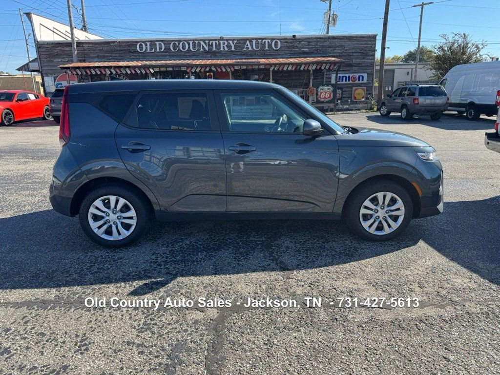 Used 2021 Kia Soul LX FWD image 1